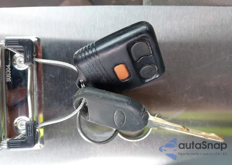 2005 Ford F-150 Stx/Xl/Xlt from USA, damaged, VIN 1FTRX12W35NB73287